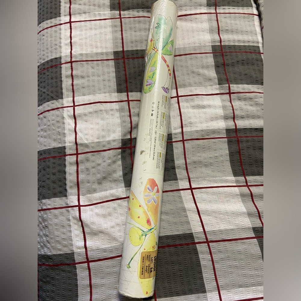 NORWALL Solid Vinyl DRAGONFLY Wearing a Hat Wall Covering